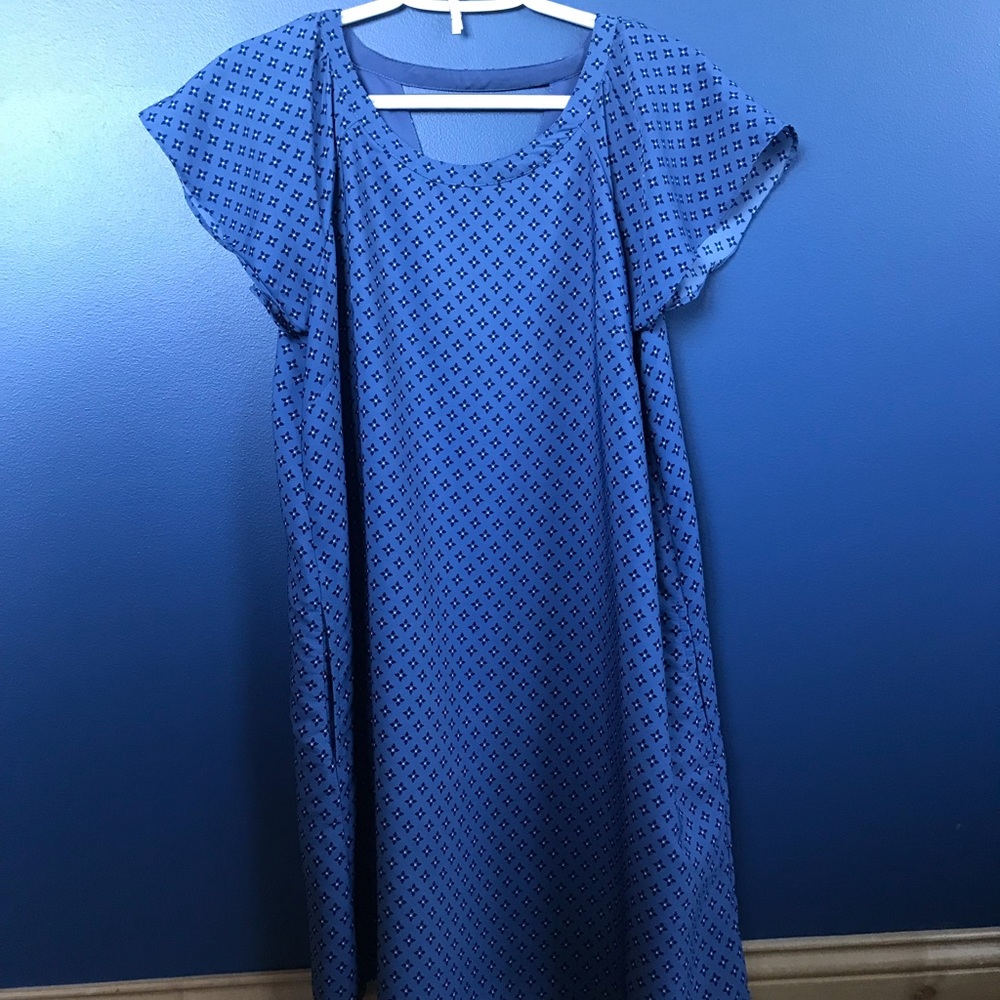Short sleeve dress with packets